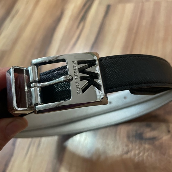 Michael Kors Accessories - Michael Kors Reversible Belt